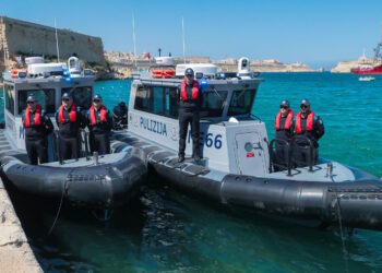 La flotta delle forze dell’ordine si arricchisce di due nuovi gommoni e cinque furgoni