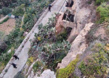 Precipita da una scogliera a Dingli, 36enne gravemente ferito