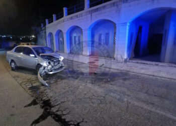 Perde il controllo dell’auto e si schianta contro un garage a Ta’ Xbiex