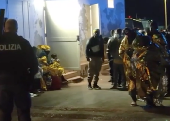 Emergenza migranti, Lampedusa al collasso: nella notte 19 sbarchi con 705 persone
