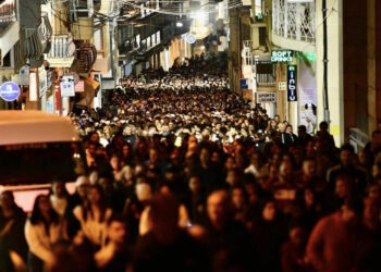 Centinaia di persone riempiono le strade per la marcia “solidale” in aiuto di Puttinu Cares
