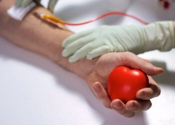 Riserve di sangue in calo, interventi a rischio: Banca del Sangue fa appello ai donatori