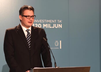 Scandalo ospedali pubblici, Konrad Mizzi nel mirino del NAO: «ha “ingannato” il gabinetto»