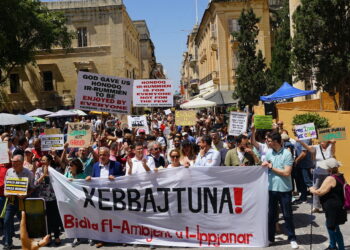 Fiume di manifestanti affolla Valletta per chiedere stop alla cementificazione senza freni ed all’avidità