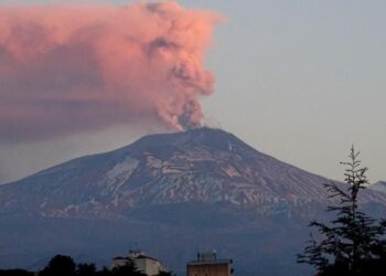 Etna in eruzione, Air Malta cancella i voli per Catania