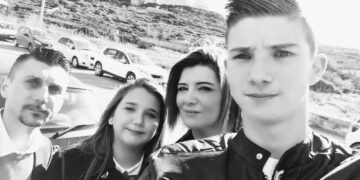 «Eri il nostro fiore», il commovente saluto del papà della 17enne vittima dell’incidente stradale ad Attard