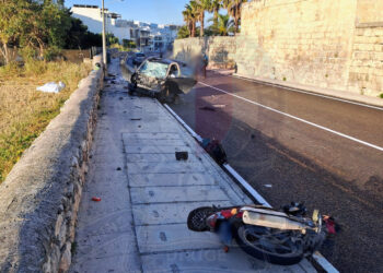 Tragico scontro auto-moto a Mosta, in due perdono la vita