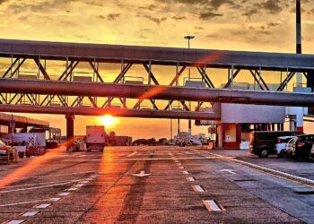 Atterraggio d'emergenza per un aereo diretto a Malta - Aeroporto Internazionale Falcone Borsellino su Facebook