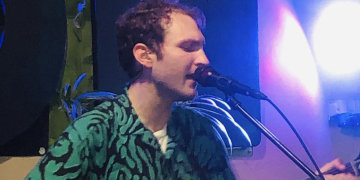 Grande successo per il concerto di Giorgio Poi allo Zion. L’artista promette: «Tornerò presto»