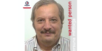 Uomo ricercato per procedimento giudiziario in corso; polizia fa appello ai cittadini