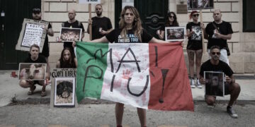 Peste suina: anche a Malta si protesta contro i dieci maiali uccisi nel blitz al rifugio “Cuori Liberi”