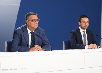scandalo patenti facili, adrian delia e Darren Carabott conferenza stampa