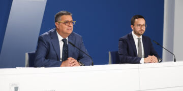 scandalo patenti facili, adrian delia e Darren Carabott conferenza stampa