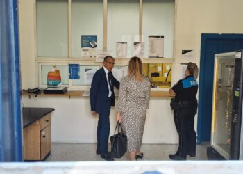 Robert Aquilina interrogato dalla polizia sulla protesta anti-censura alla PBS