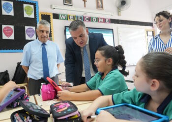 La scuola si fa moderna: al via bando da 64 milioni di euro per acquisto pc e tablet