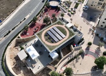 A Rabat si sperimentano i “green roof”: piante e pannelli solari sul tetto per pensare al futuro
