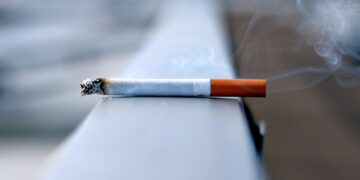 Il governo pensa a vietare la vendita delle sigarette alle nuove generazioni