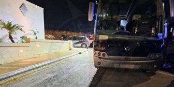 Tragedia a Zurrieq: autobus investe tre anziane passeggere appena scese dal mezzo. C’è una vittima