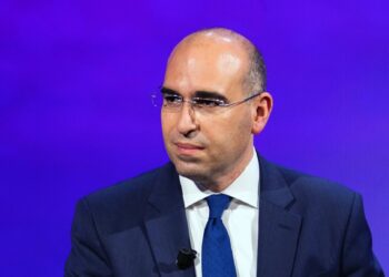 Tribunale schiaffeggia “leone da tastiera”: sui social aveva augurato a deputato PN di essere «lapidato in piazza»