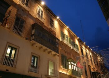 Nuova “luce” a Valletta; moderno sistema di illuminazione stradale installato in Republic Street