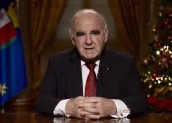 «Trovate tempo per aiutare coloro che soffrono»: il messaggio del Presidente della Repubblica