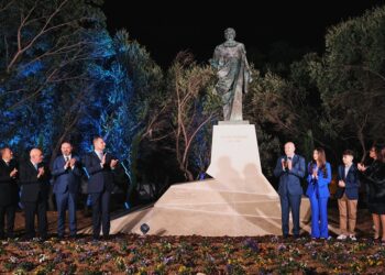 A Floriana inaugurato il monumento dedicato a Oliver Friggieri, “pilastro” della letteratura maltese