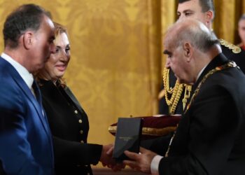 I genitori di Jean Paul Sofia insigniti della medaglia al servizio della Repubblica