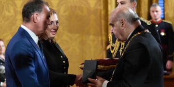 I genitori di Jean Paul Sofia insigniti della medaglia al servizio della Repubblica