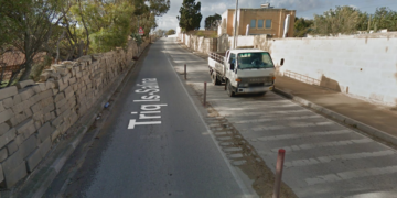 Non vede i dissuasori e cade rovinosamente sull’asfalto: Comune di Naxxar dovrà risarcirlo di oltre 100mila euro