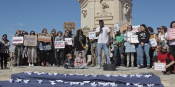 A Senglea si commemorano le vittime del Mediterraneo: «Basta giocare con la vita delle persone»