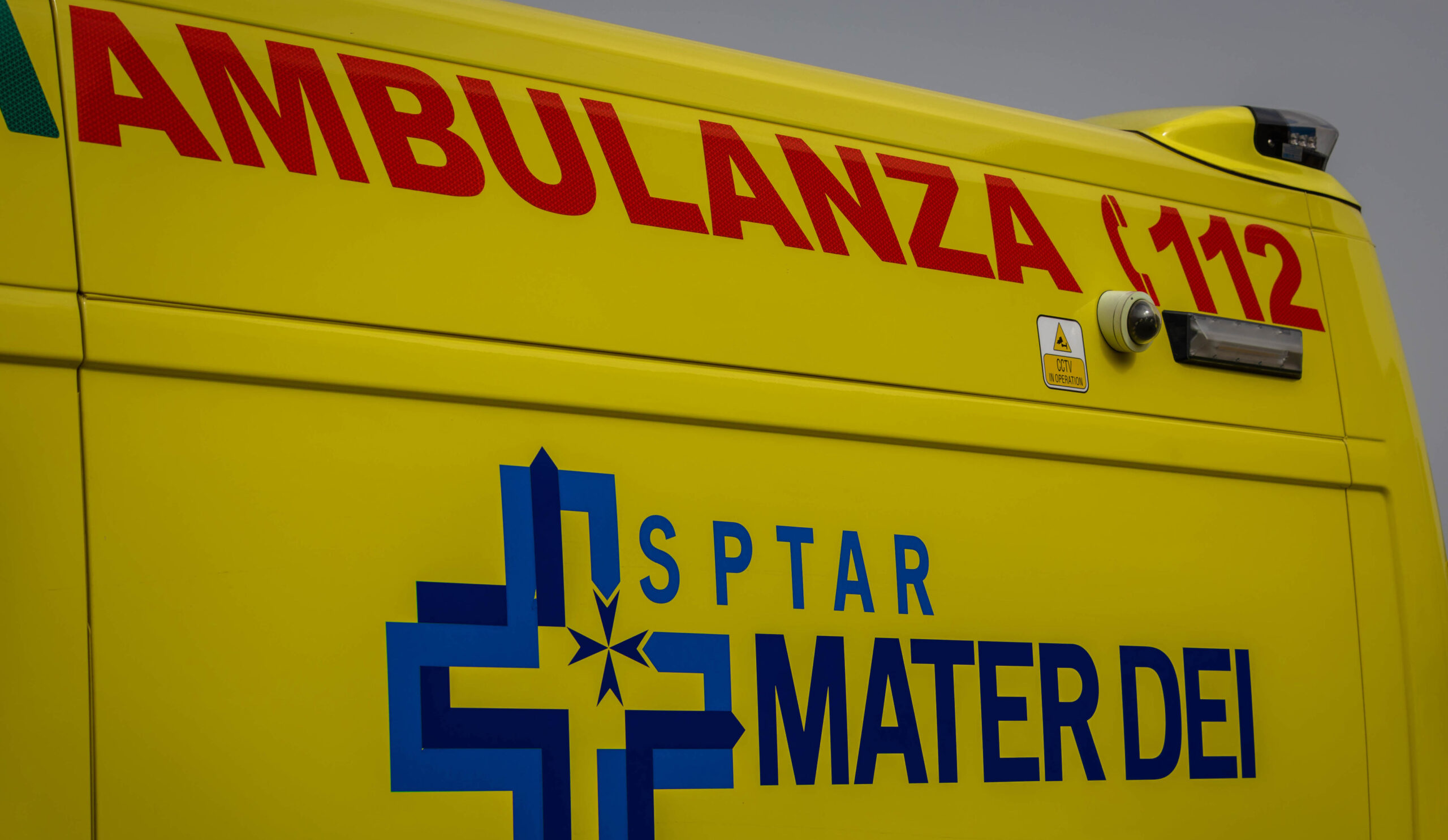 Pedone travolto da un pick up a Mosta: 74enne gravemente ferito