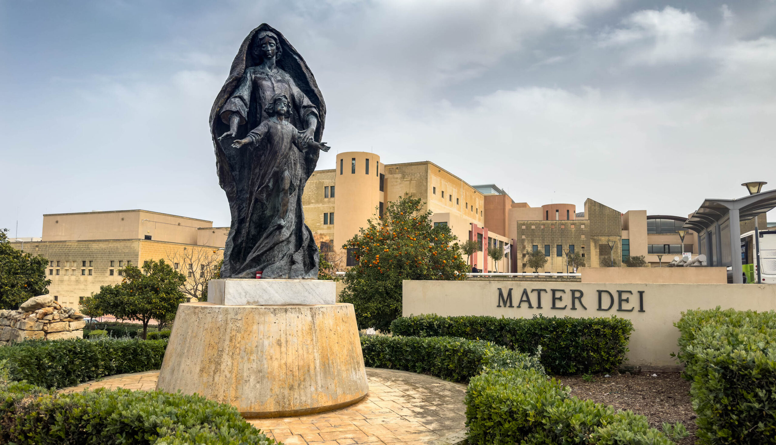 Schianto nella notte a Zejtun: due feriti, grave una giovane donna