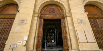 Tentato omicidio a Paola, l’aggressore: «Una voce mi ha detto di accoltellare mio cognato»