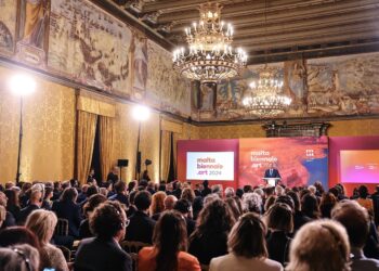 Si apre il sipario sulla Biennale d’Arte di Malta: l’inaugurazione al Palazzo del Gran Maestro