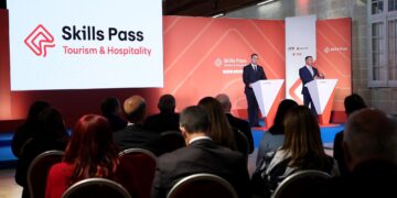 Scatta lo Skills Pass nel settore turistico: per lavorare gli extracomunitari dovranno dimostrare “competenza”