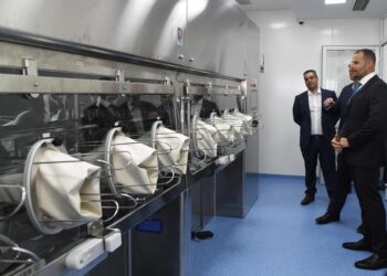Inaugurato l’ampliamento dello stabilimento Pharmadox, punta di diamante nell’industria farmaceutica locale