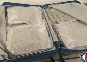 Giovane donna arrestata all’aeroporto internazionale di Malta: nel bagaglio 15 chili di marijuana