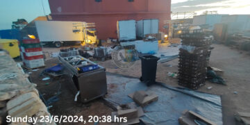 Matrimonio da sogno alla Red Tower, ma lasciano rifiuti e disordine per oltre 24 ore