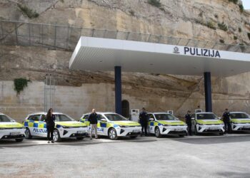 La Polizia passa all’elettrico con sette nuove auto “green”