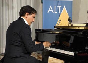 “Omaggio classico e contemporaneo alla gentilezza”: il celebre pianista Paolo Curatolo in concerto a Valletta