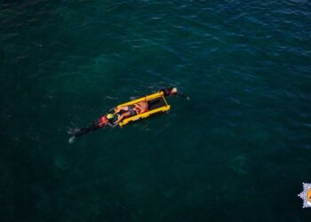 Ventenne in difficoltà tratto in salvo a St. Peter’s Pool
