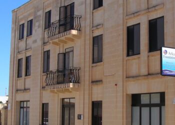 Bimbo di tre anni annegato in piscina; famiglia avvia raccolta fondi per aiutare persone con autismo