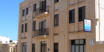 Bimbo di tre anni annegato in piscina; famiglia avvia raccolta fondi per aiutare persone con autismo