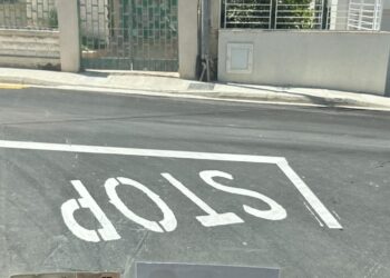 Uno STOP in direzione sbagliata e la foto diventa virale; succede a Balzan