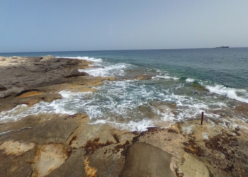 spiaggia rocciosa rocce Triq il-Wilga, St. Julian’s