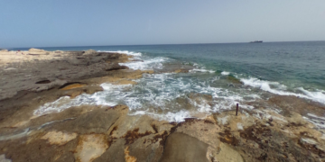 spiaggia rocciosa rocce Triq il-Wilga, St. Julian’s