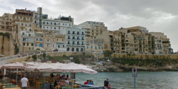 Scandalo carte d’Identità: spuntano documenti di sei cittadini residenti nell’hotel “fantasma” di Xlendi