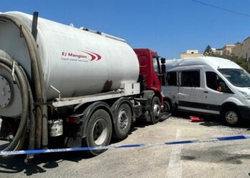 Schianto tra minibus e autocisterna a Zejtun: diversi bambini trasferiti in ospedale