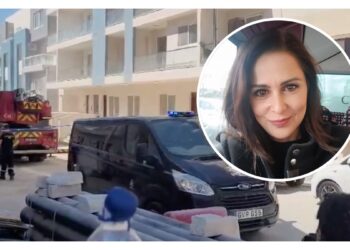 Donna uccisa a coltellate a Birkirkara; sospettato freddato a colpi d’arma da fuoco dalla polizia