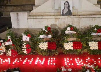 Foto, candele e fiori “spariscono” dal memoriale di Daphne Caruana Galizia dopo le celebrazioni del Victory Day